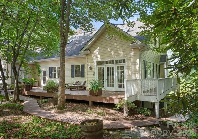 Photo 3 of Single family home for sale at 29 Panther Ridge Rd, Brevard, NC 28712 | MLS# 4421618 | Listing updated on 2026-09-27