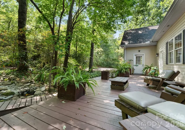 Photo 4 of Single family home for sale at 29 Panther Ridge Rd, Brevard, NC 28712 | MLS# 4421618 | Listing updated on 2026-09-27
