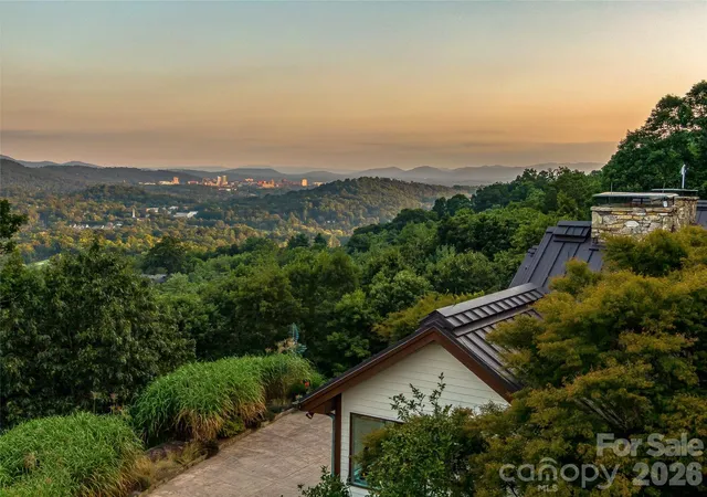 Photo 3 of Mansion for sale at 10 Beaverbrook Ct, Asheville, NC 28804 | MLS# 4421624 | Listing updated on 2026-09-05