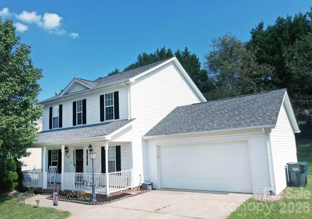 Photo 1 of Single family home for sale at 236 17th Avenue Se, Hickory, NC 28602 | MLS# 4421627 | Listing updated on 2026-09-08