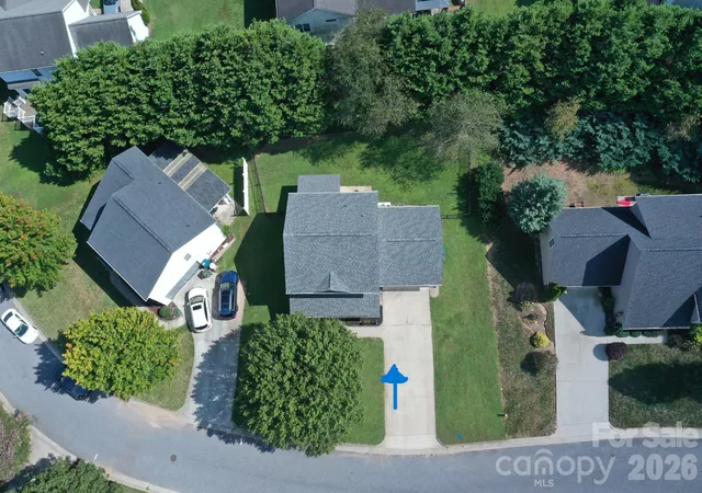 Photo 2 of Single family home for sale at 236 17th Avenue Se, Hickory, NC 28602 | MLS# 4421627 | Listing updated on 2026-09-08