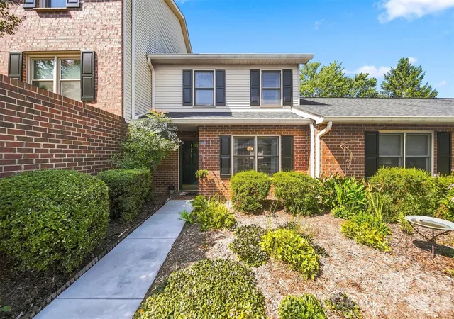 Townhouse for sale at 921 21st Avenue NE, Hickory, NC 28601 | MLS# 4421628 | Listing updated on 2026-09-20