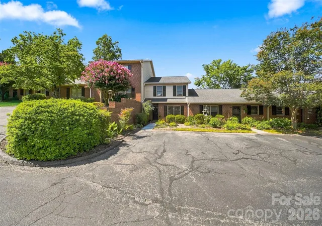 Photo 31 of Townhouse for sale at 921 21st Avenue Ne, Hickory, NC 28601 | MLS# 4421628 | Listing updated on 2026-09-06