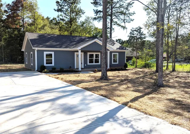Photo 2 of Single family home for sale at 1613 N Sutherland Ave, Monroe, NC 28110 | MLS# 4421645 | Listing updated on 2026-09-27