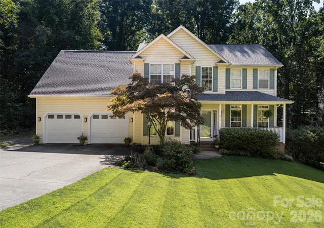 Photo 1 of Single family home for sale at 216 Holly Ln, Greer, SC 29651 | MLS# 4421650 | Listing updated on 2026-09-06