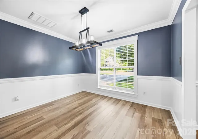Photo 4 of Single family home for sale at 10409 Northwoods Forest Dr, Charlotte, NC 28214 | MLS# 4421652 | Listing updated on 2026-10-27