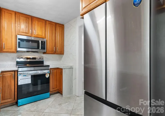 Photo 2 of Single family home for sale at 2823 39th Avenue NE, Hickory, NC 28601 | MLS# 4421655 | Listing updated on 2026-09-16