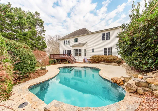 Photo 1 of Single family home for sale at 12323 Braeloch Ct, Huntersville, NC 28078 | MLS# 4421656 | Listing updated on 2026-09-21