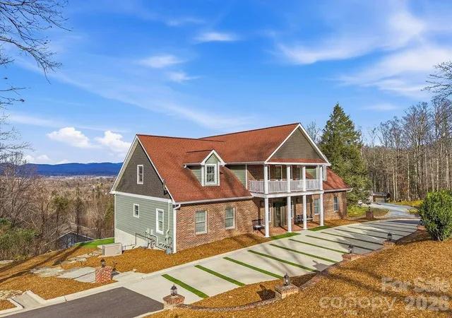 Photo 1 of Single family home for sale at 38 Sweetwater Oaks Dr, Fletcher, NC 28732 | MLS# 4421659 | Listing updated on 2026-09-28