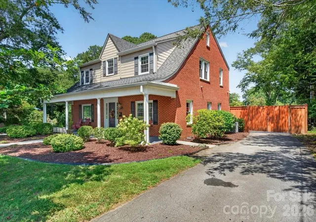 Photo 2 of Single family home for sale at 638 Carolina Ave, Gastonia, NC 28052 | MLS# 4421662 | Listing updated on 2026-10-07