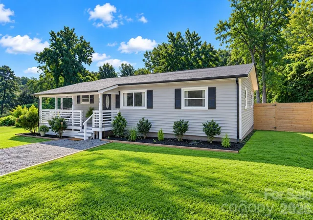 Photo 1 of Single family home for sale at 358 Beth Hvn Church Rd, Denver, NC 28037 | MLS# 4421666 | Listing updated on 2026-09-29