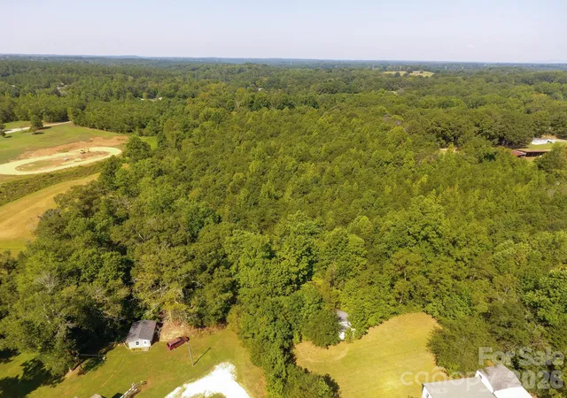 Photo 3 of Sale Pending at 217 Ridgewood St, Shelby, NC 28152 | MLS# 4421671 | Listing updated on 2026-09-28