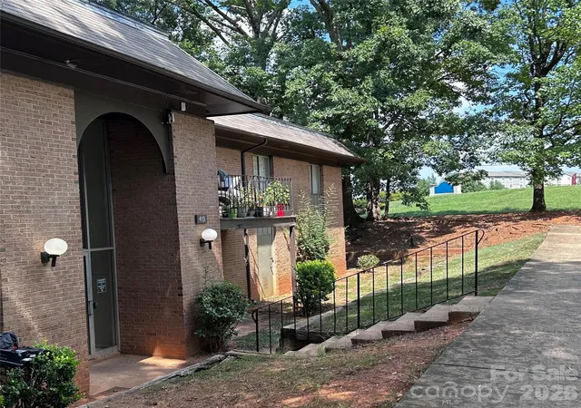Photo 2 of Condo for sale at 419 Orchard Tr Ln, Charlotte, NC 28213 | MLS# 4421673 | Listing updated on 2026-09-06