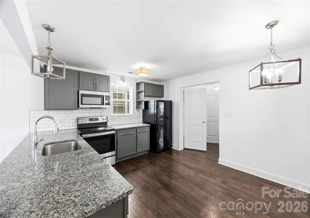Photo 2 of Single family home for sale at 629 Center St, Rock Hill, SC 29730 | MLS# 4421678 | Listing updated on 2026-09-05