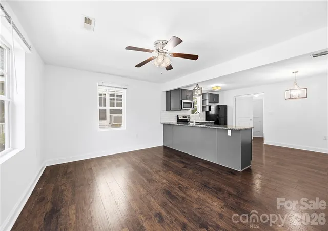 Photo 4 of Single family home for sale at 629 Center St, Rock Hill, SC 29730 | MLS# 4421678 | Listing updated on 2026-09-05
