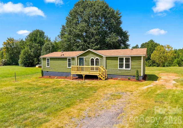 Photo 2 of Single family home for sale at 2430 Nixon Dr, Shelby, NC 28152 | MLS# 4421683 | Listing updated on 2026-09-05