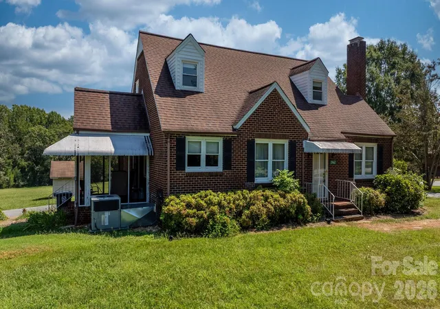 Photo 2 of Single family home for sale at 3962 Startown Rd, Newton, NC 28658 | MLS# 4421689 | Listing updated on 2026-09-06