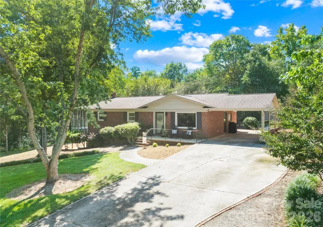 Photo 1 of Single family home for sale at 184 Hillsdale Ln, Taylorsville, NC 28681 | MLS# 4421692 | Listing updated on 2026-10-01