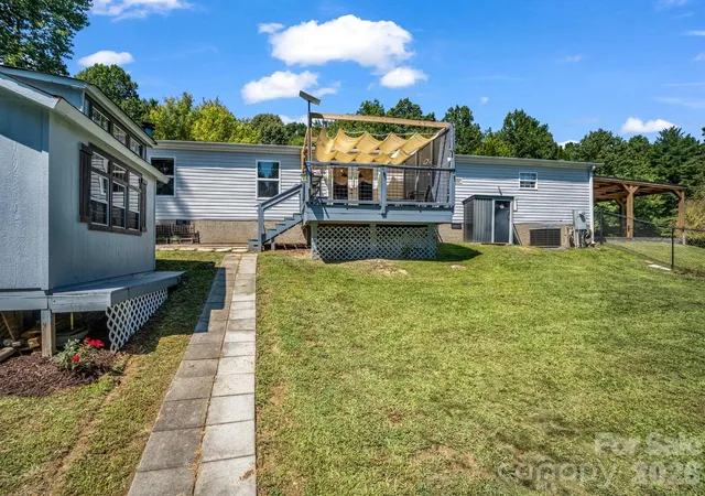 Photo 4 of Single family home for sale at 14 Old Possum Holler Rd, Hendersonville, NC 28739 | MLS# 4421705 | Listing updated on 2026-09-27