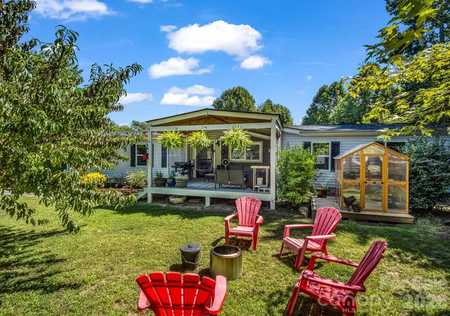 Photo 1 of Single family home for sale at 14 Old Possum Holler Rd, Hendersonville, NC 28739 | MLS# 4421705 | Listing updated on 2026-09-27