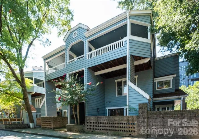 Listing Photo 2 - Condo for sale in building located at 419 W 8Th St, Charlotte, NC 28202 - Unit #59