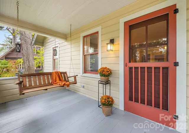 Photo 3 of Sale Pending at 15 Rosewood Ave, Asheville, NC 28801 | MLS# 4421709 | Listing updated on 2026-10-04