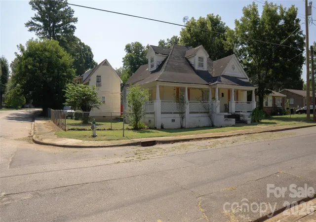 Photo 3 of House for sale at 548 Hutchinson St, Rock Hill, SC 29730 | MLS# 4421710 | Listing updated on 2026-09-22