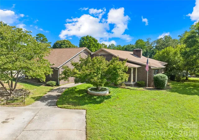 Photo 3 of Single family home for sale at 250 Tanner St, Rutherfordton, NC 28139 | MLS# 4421713 | Listing updated on 2026-09-25