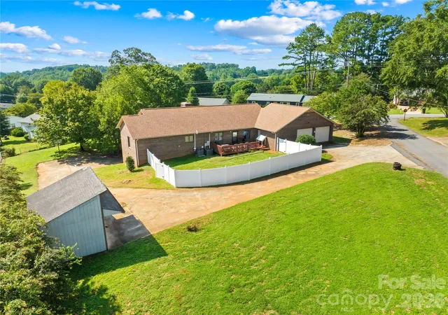 Photo 4 of Single family home for sale at 250 Tanner St, Rutherfordton, NC 28139 | MLS# 4421713 | Listing updated on 2026-09-25