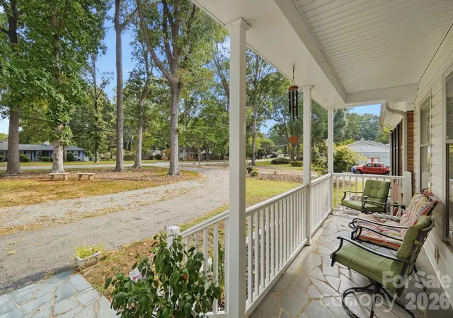 Photo 3 of Single family home for sale at 3031 Gardner Park Dr, Gastonia, NC 28054 | MLS# 4421714 | Listing updated on 2026-09-26