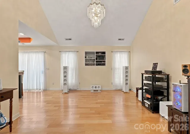 Photo 2 of Single family home for sale at 7917 Pebbleridge Dr, Charlotte, NC 28212 | MLS# 4421717 | Listing updated on 2026-10-25