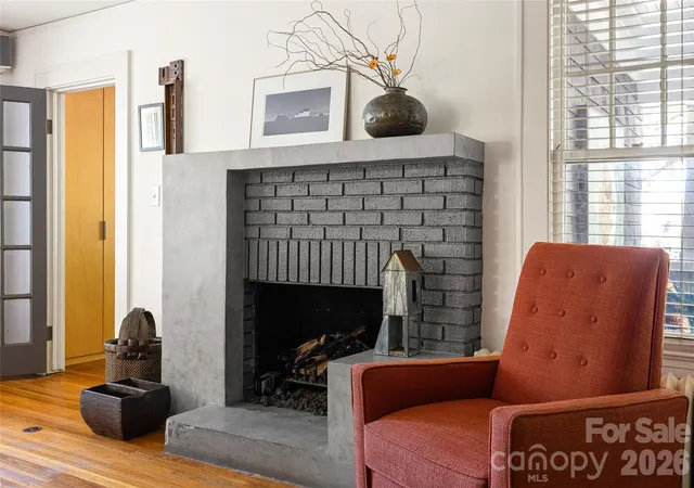 Photo 4 of Single family home for sale at 1900 Thomas Ave, Charlotte, NC 28205 | MLS# 4421719 | Listing updated on 2026-10-17