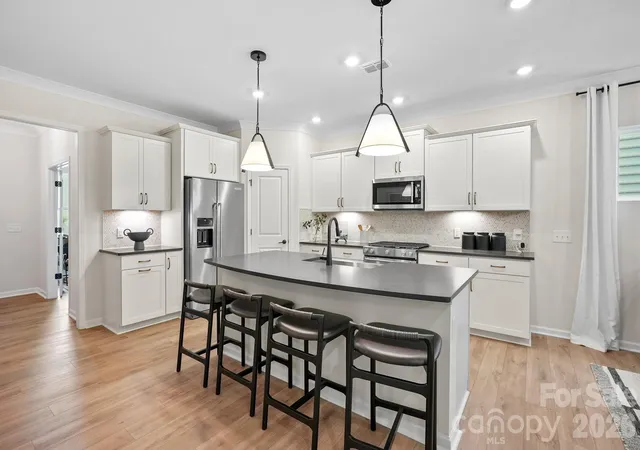Photo 4 of Single family home for sale at 16114 Asterdale Ct, Charlotte, NC 28278 | MLS# 4421730 | Listing updated on 2026-09-05