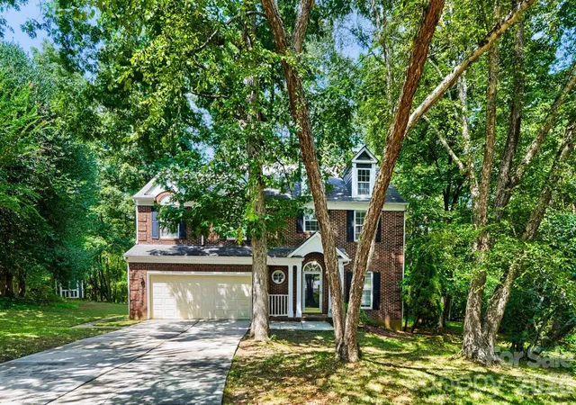Photo 3 of Single family home for sale at 4736 Kirkgard Trl, Charlotte, NC 28269 | MLS# 4421731 | Listing updated on 2026-10-23
