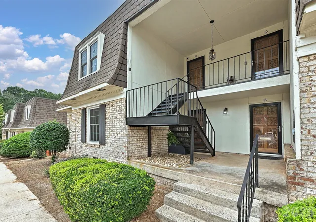 Photo 2 of Condo for sale at 3520 Colony Rd #C, Charlotte, NC 28211 | MLS# 4421758 | Listing updated on 2026-09-05