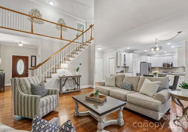 Photo 4 of Single family home for sale at 5385 Stone Brk Ct, Davidson, NC 28036 | MLS# 4421777 | Listing updated on 2026-10-02