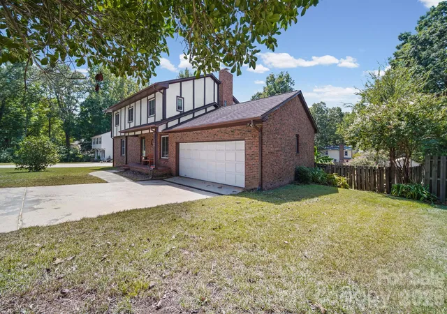 Photo 3 of Single family home for sale at 3177 Wimbledon Ln, Rock Hill, SC 29732 | MLS# 4421779 | Listing updated on 2026-10-16
