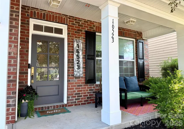 Photo 3 of Single family home for sale at 16523 Landen Forest Ln, Davidson, NC 28036 | MLS# 4421792 | Listing updated on 2026-10-06