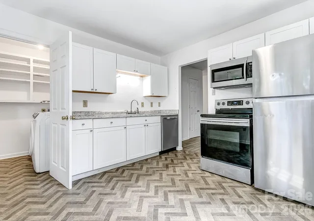 Photo 3 of Single family home for sale at 16 Merlin Way, Asheville, NC 28806 | MLS# 4421795 | Listing updated on 2026-09-23