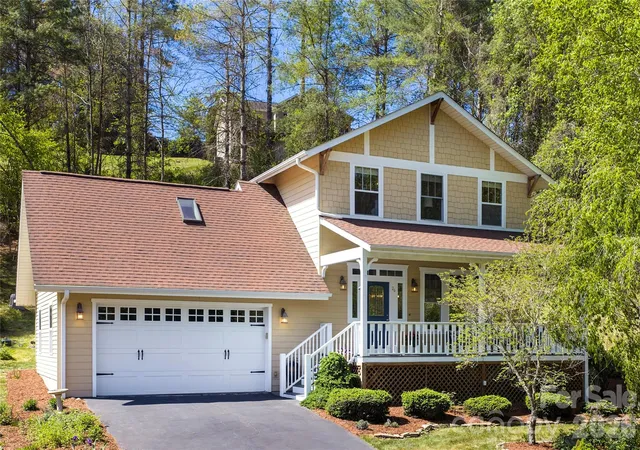 Photo 1 of Single family home for sale at 26 Macdougall Ln, Weaverville, NC 28787 | MLS# 4421796 | Listing updated on 2026-09-08
