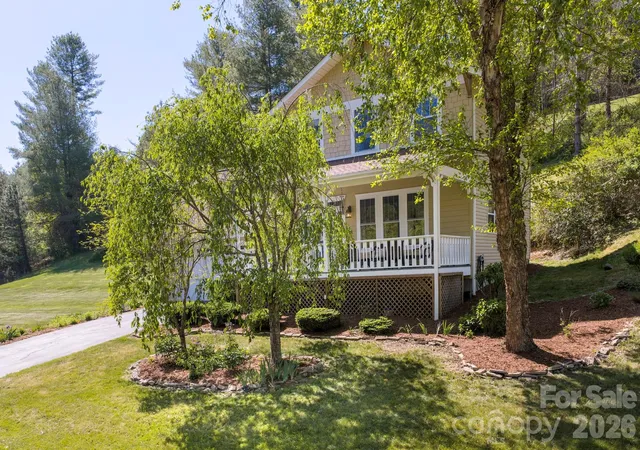 Photo 2 of Single family home for sale at 26 Macdougall Ln, Weaverville, NC 28787 | MLS# 4421796 | Listing updated on 2026-09-08