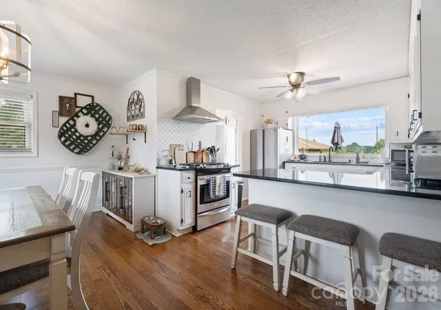 Photo 2 of Single family home for sale at 5000 Forest Ridge Dr, Hickory, NC 28602 | MLS# 4421800 | Listing updated on 2026-09-05
