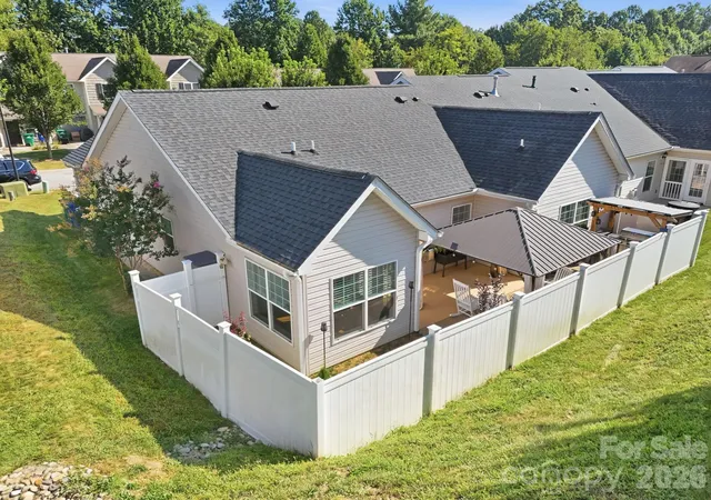 Photo 2 of Townhouse for sale at 72 Sunny Meadows Blvd, Arden, NC 28704 | MLS# 4421801 | Listing updated on 2026-09-14