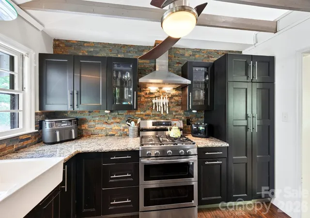 Photo 3 of Single family home for sale at 109 Wilshire Dr, Asheville, NC 28806 | MLS# 4421806 | Listing updated on 2026-10-02