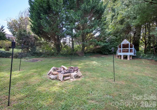 Photo 3 of Single family home for sale at 109 Wilshire Dr, Asheville, NC 28806 | MLS# 4421806 | Listing updated on 2026-10-02