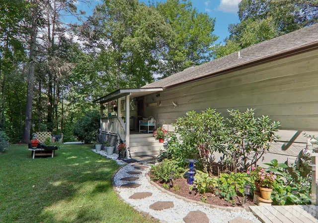 Photo 3 of Single family home for sale at 782 Setzer Cvs Rd, Maggie Valley, NC 28751 | MLS# 4421807 | Listing updated on 2026-09-24