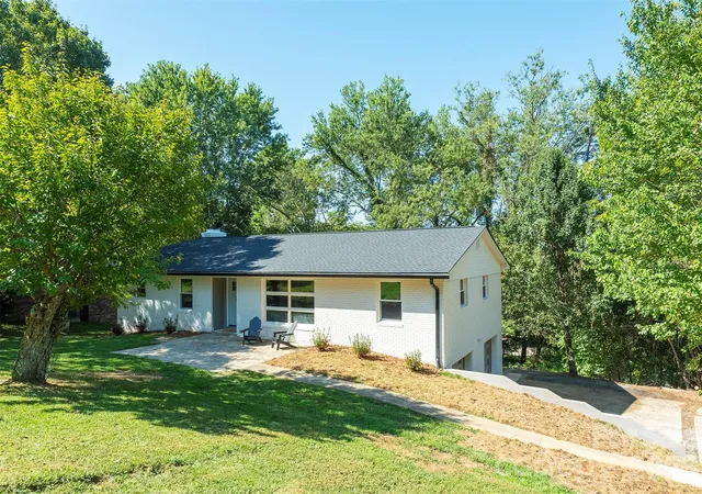 Photo 2 of Single family home for sale at 68 Sun Valley Dr, Alexander, NC 28701 | MLS# 4421813 | Listing updated on 2026-09-16