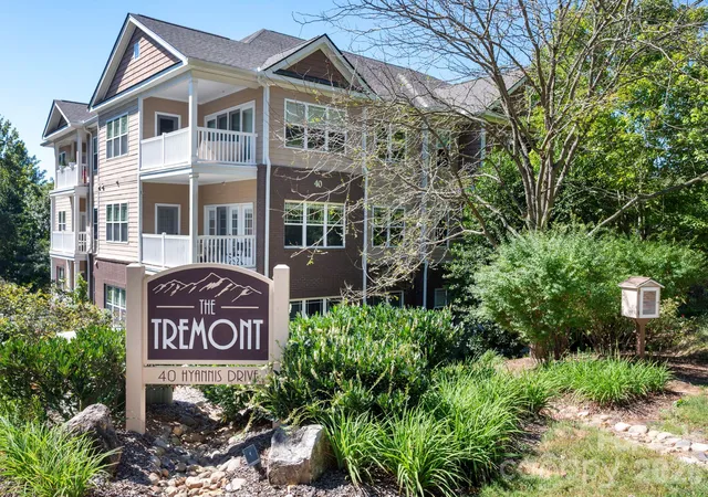 Photo 1 of Condo for sale at 40 Hyannis Dr #203, Asheville, NC 28804 | MLS# 4421815 | Listing updated on 2026-10-06