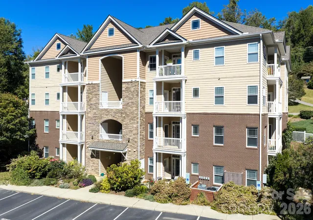 Photo 2 of Condo for sale at 40 Hyannis Dr #203, Asheville, NC 28804 | MLS# 4421815 | Listing updated on 2026-10-06