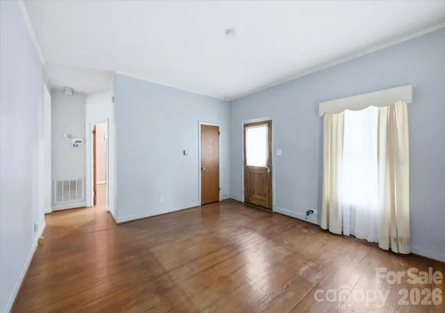 Photo 4 of Single family home for sale at 8512 Colgate Cir, Charlotte, NC 28214 | MLS# 4421835 | Listing updated on 2026-09-16